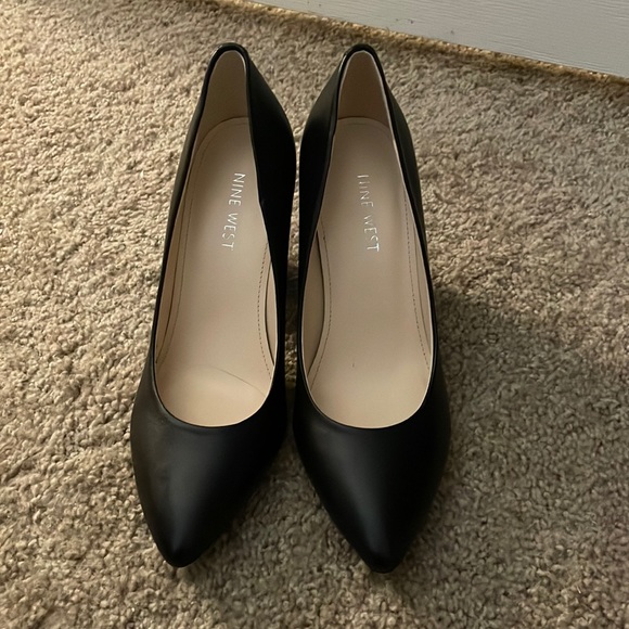 NWT Nine West heels - Picture 1 of 3